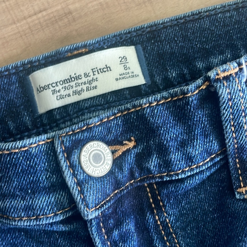 Abercrombie & Fitch The 90s Straight Ultra High Rise. Fits Size 27/4S - 28/6R - Picture 8 of 9